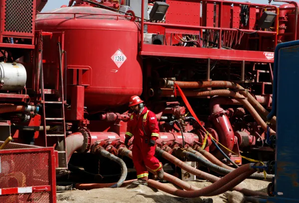 Large, rare leaks are key to calculating methane emissions during fracking, scientists say