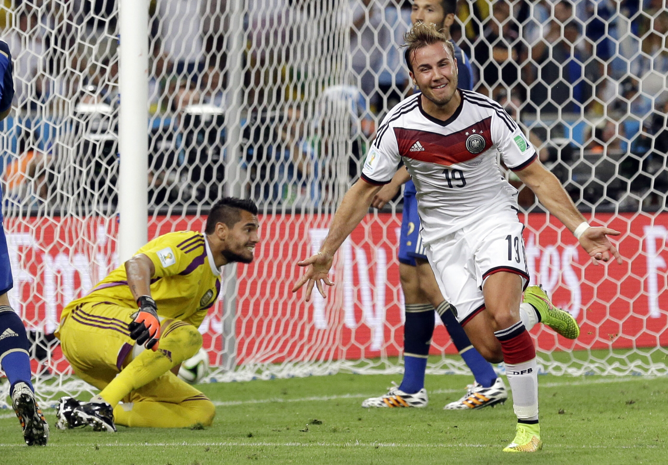 Goetze scores late to give Germany the World Cup