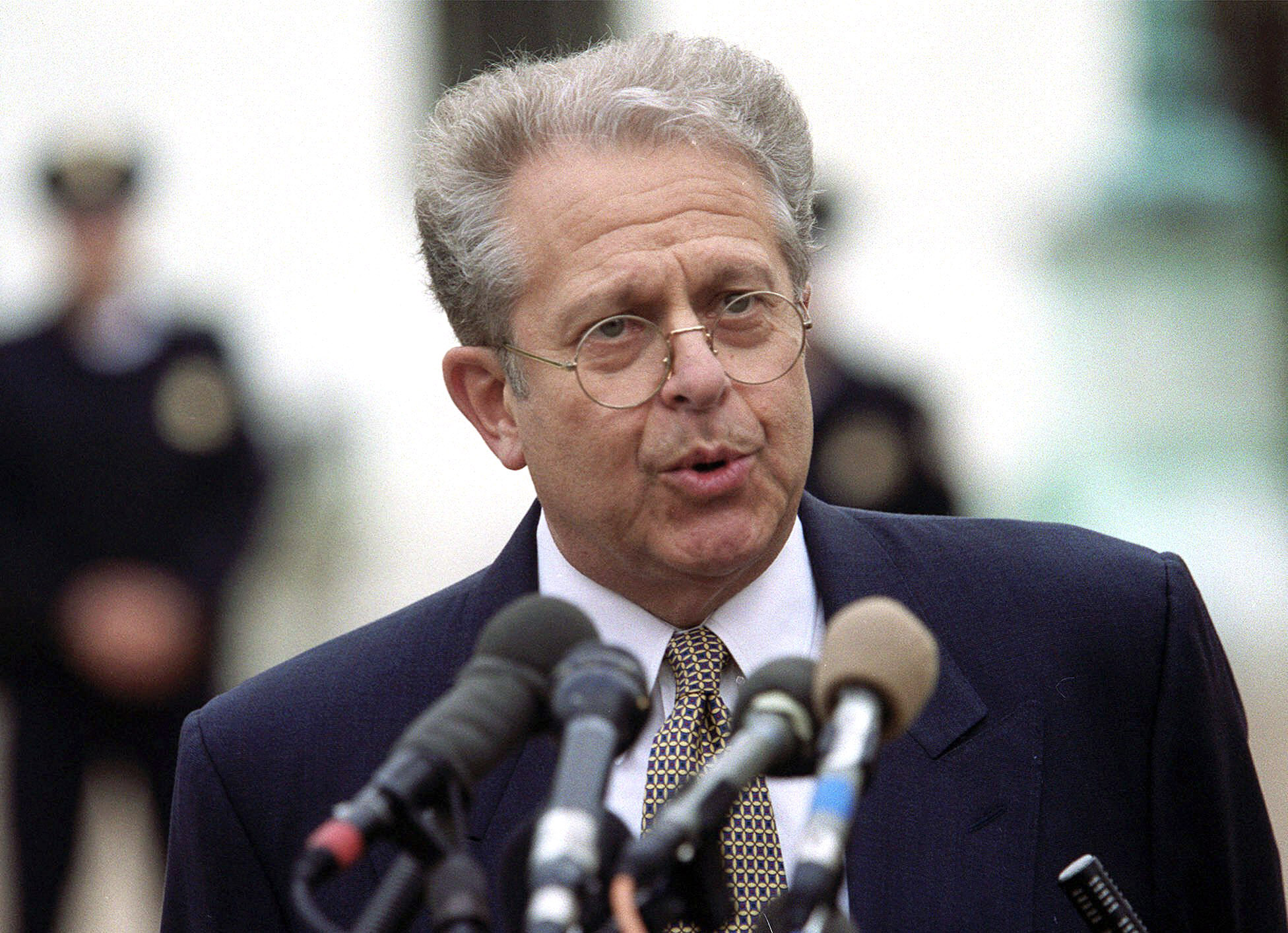 Obama mentor racks up at least $435,000 fighting climate rules
