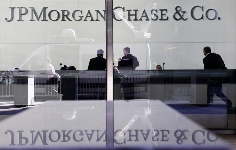 The Federal Deposit Insurance Corporation evolved from protecting depositors to protecting big banks. (AP File)
