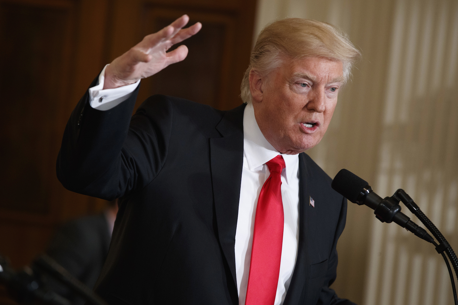 Senators push for control over easing Russia sanctions