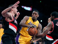 Surging Lakers rout Trail Blazers 104-87