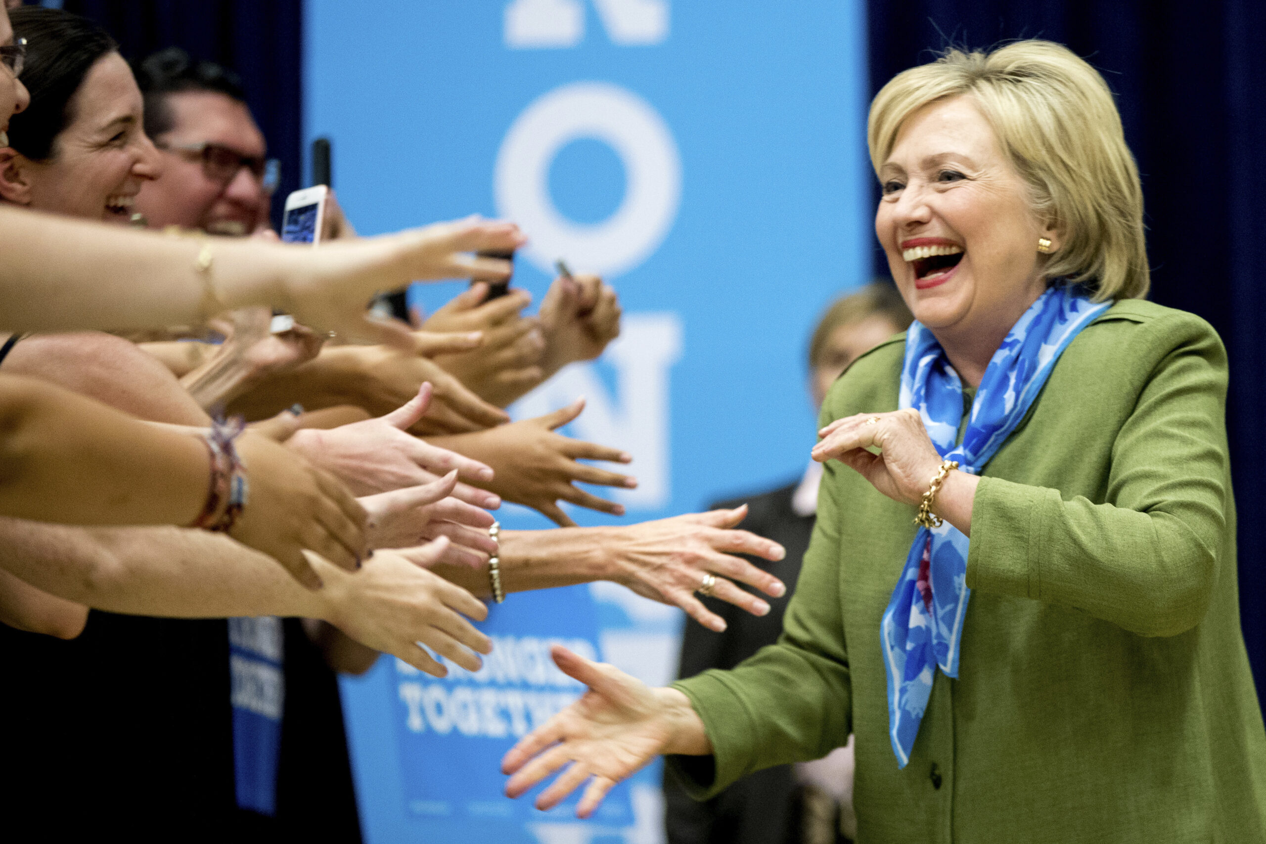 Poll: Clinton up 15 points over Trump in N.H.