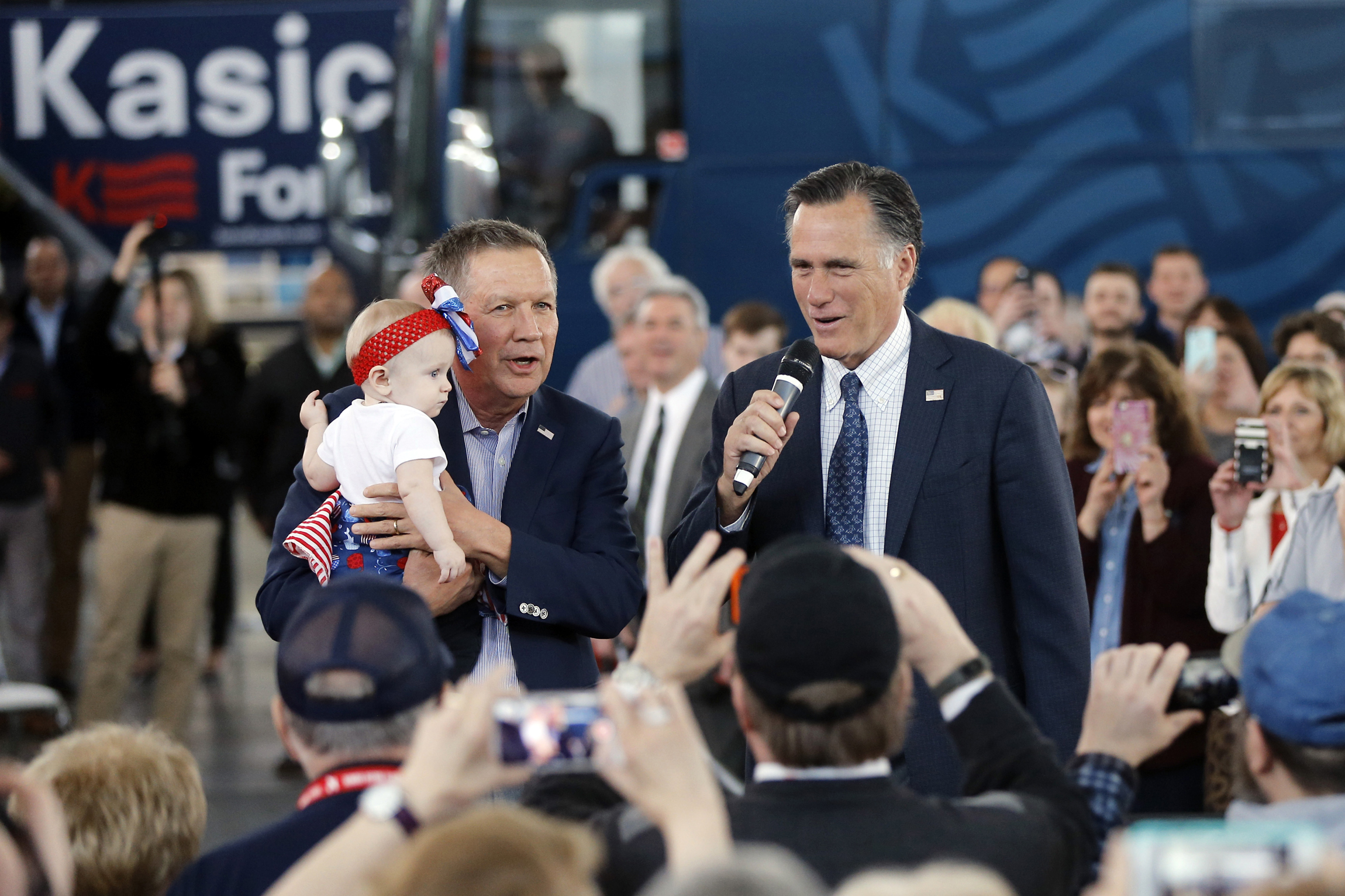 Romney: ‘Unlike the other people running’ Kasich has ‘real track record’