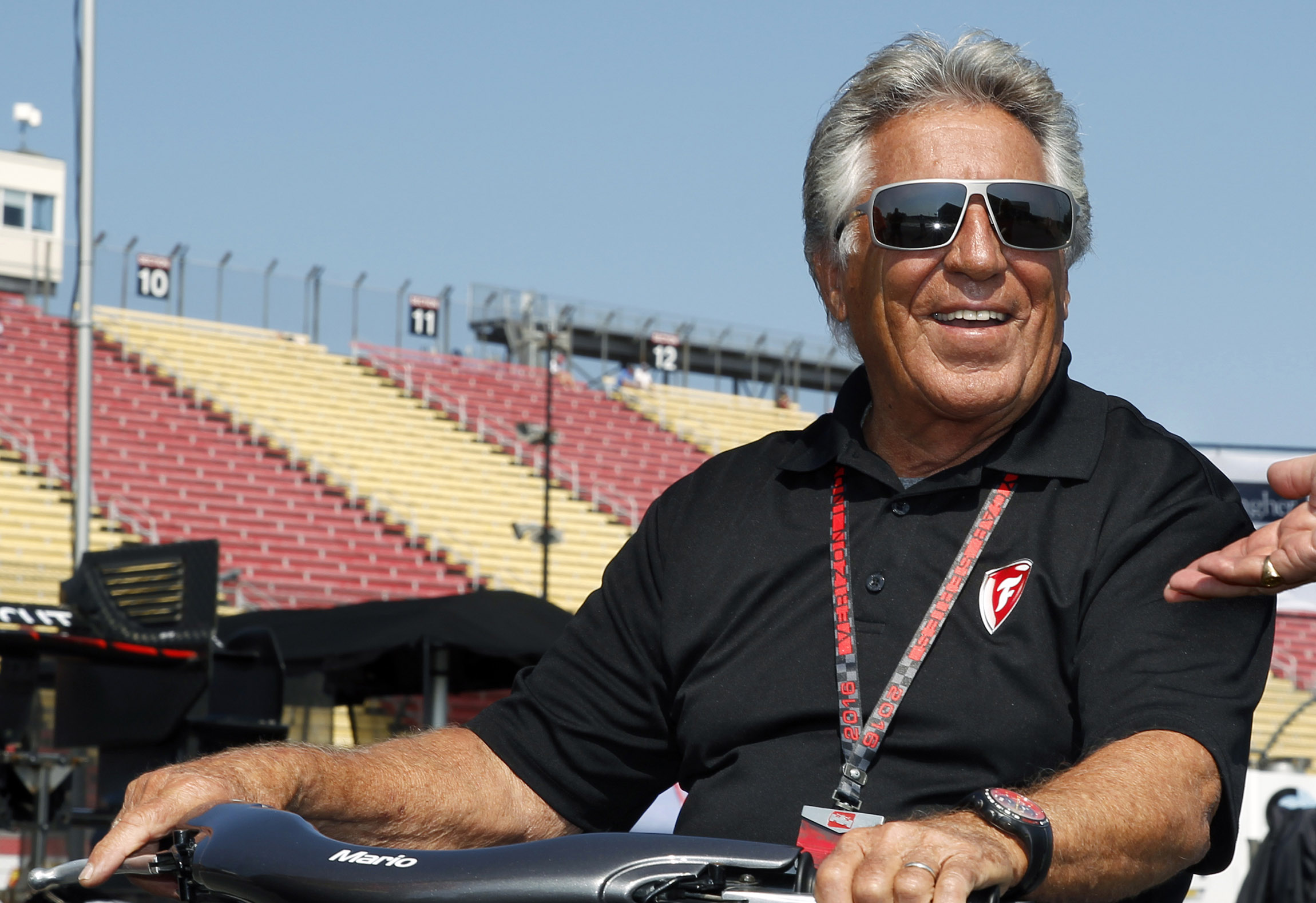 Mario Andretti: Trump beats Clinton in an auto race