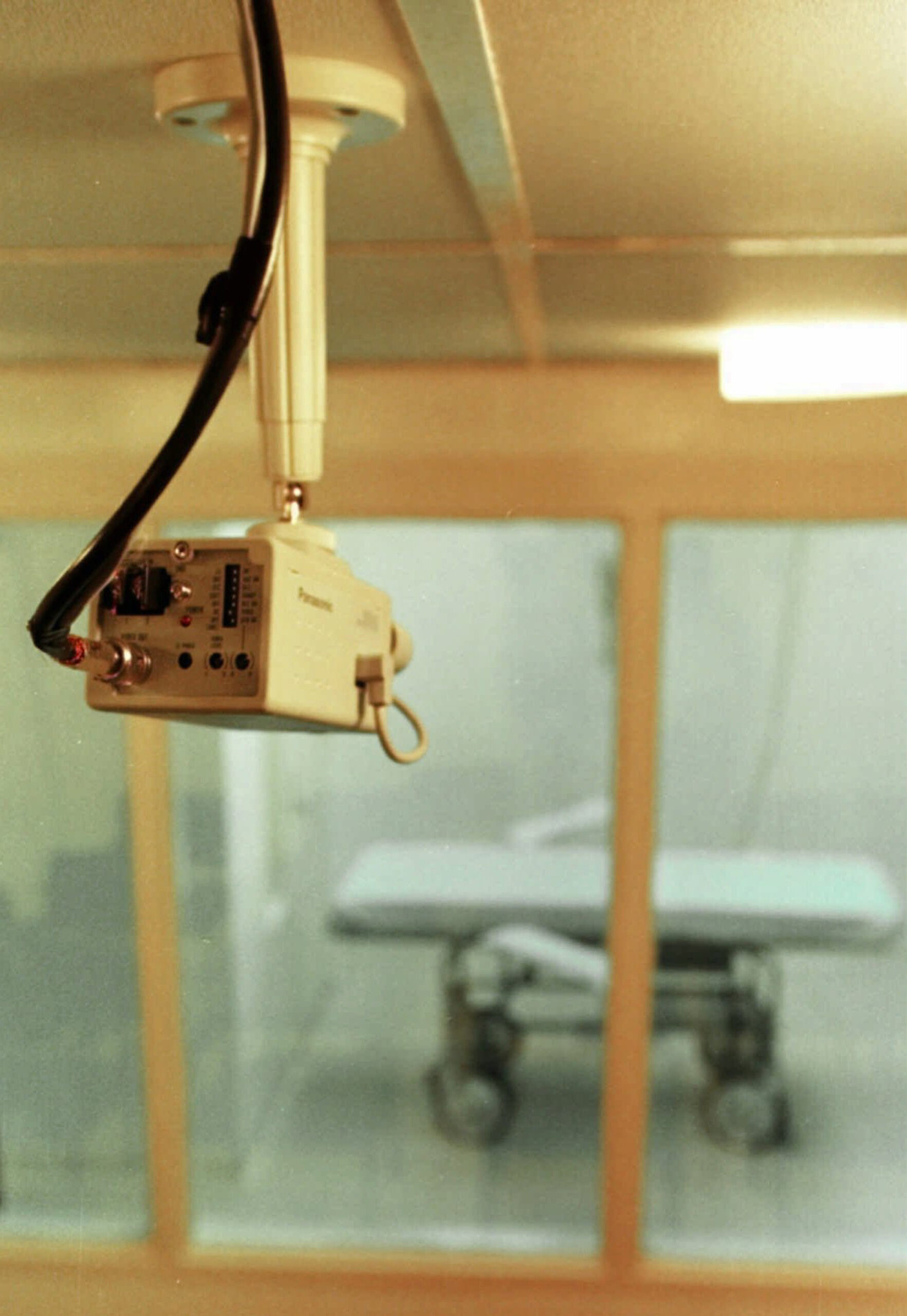 Idaho stops lethal injection executions after eight failed attempts on death row inmate
