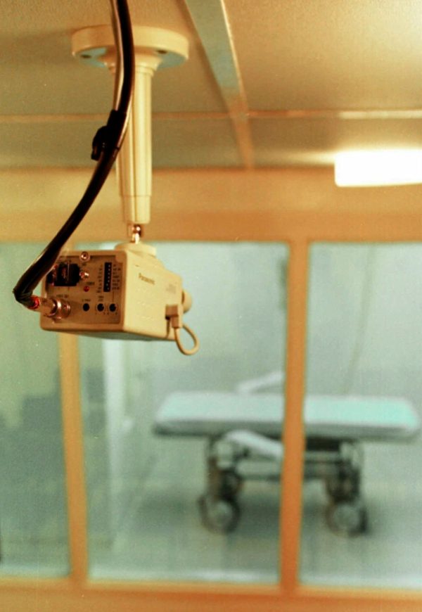 Idaho stops lethal injection executions after eight failed attempts on death row inmate