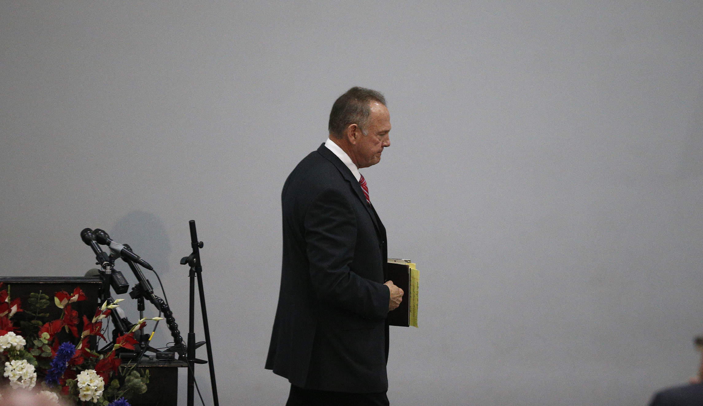 Roy Moore campaign’s communications director resigns