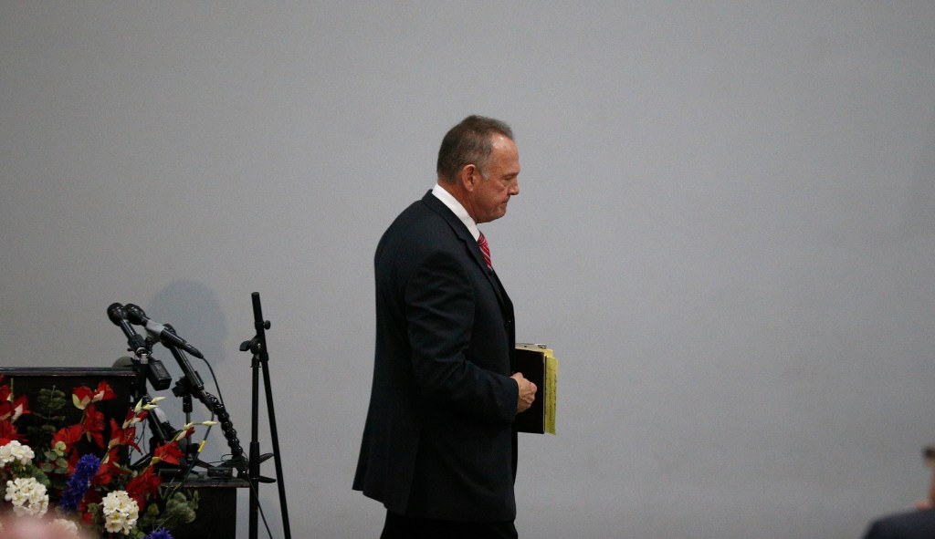 Roy Moore campaign’s communications director resigns