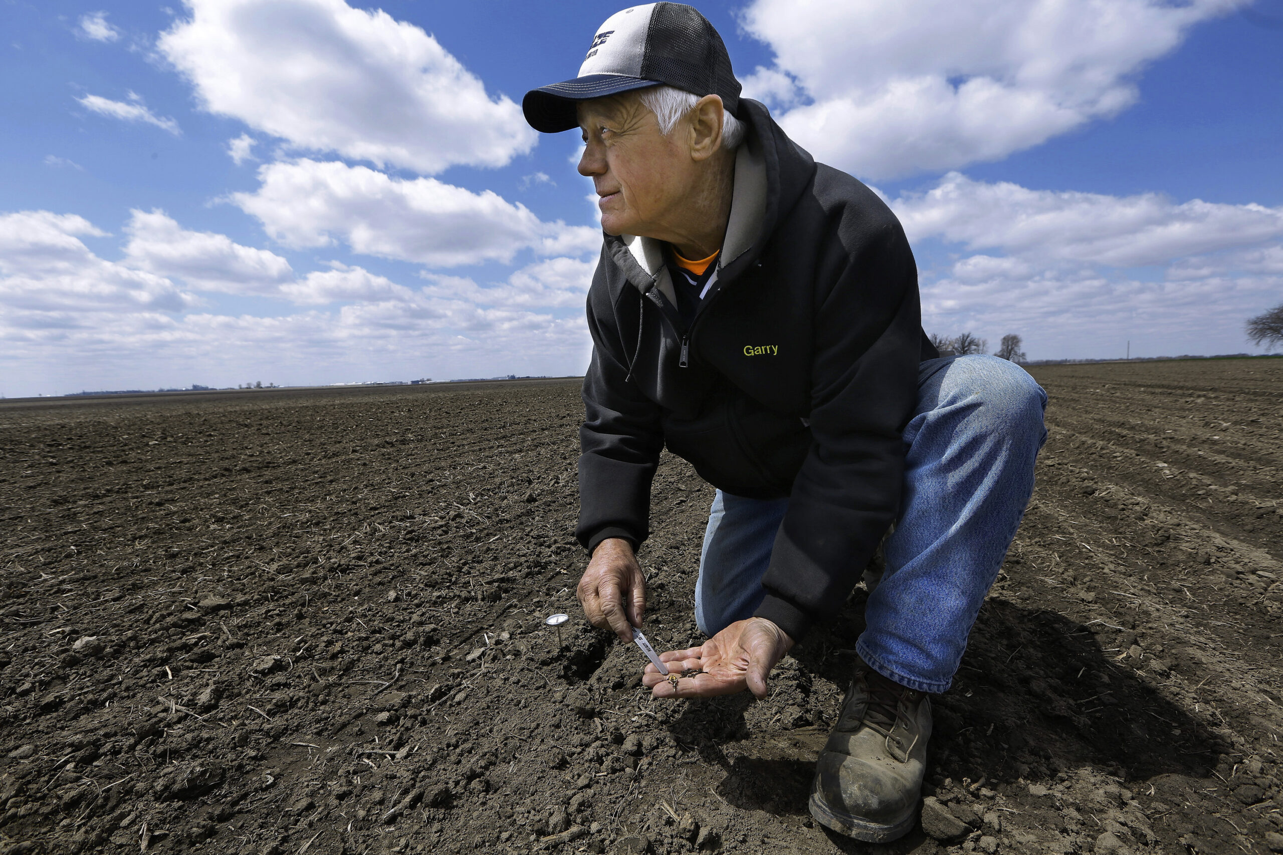 Farmers off to slow start planting corn crop