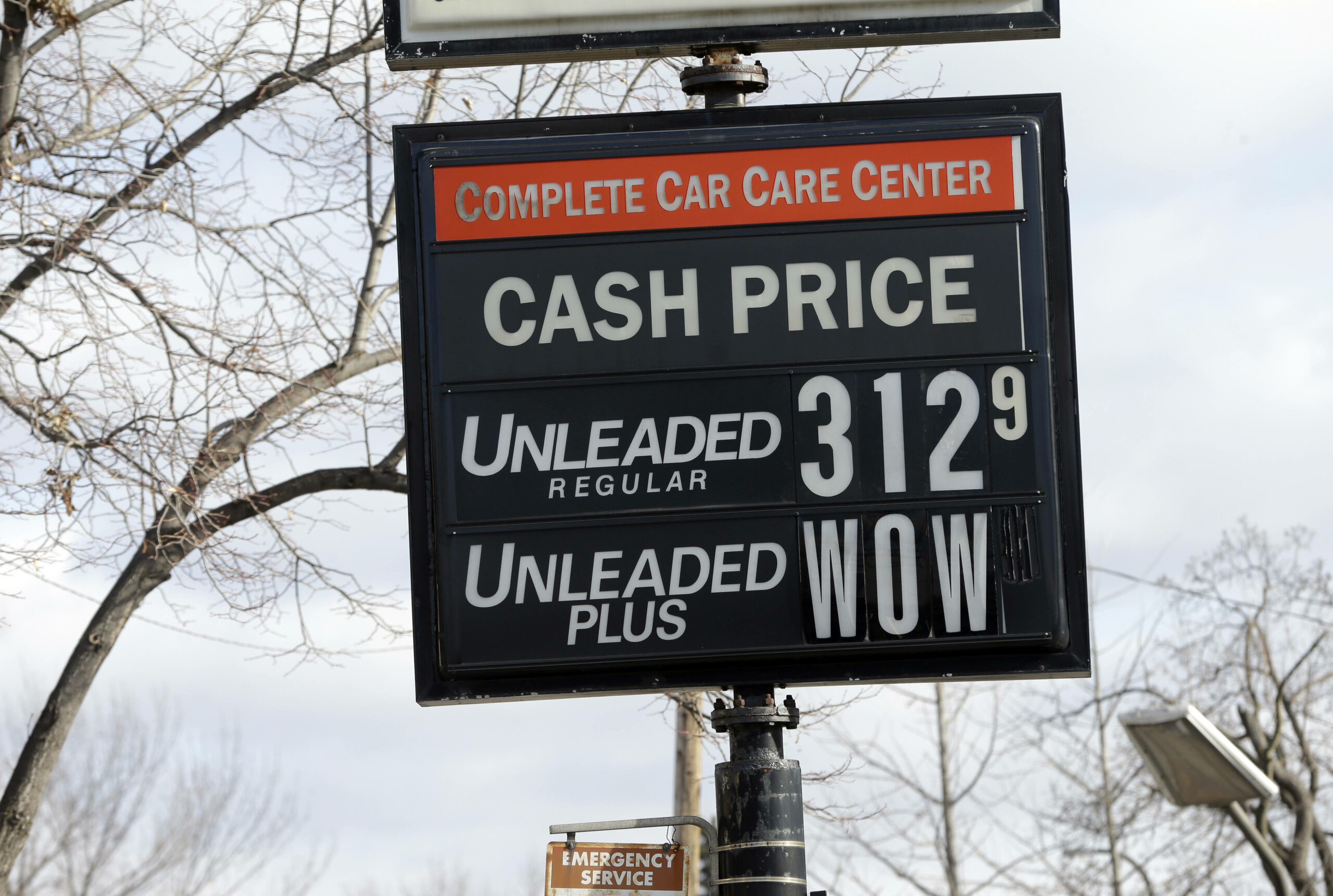 Why holiday sales could ride on lower gas prices