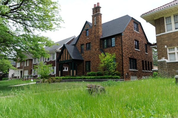 Report: Detroit spent big to renovate homes