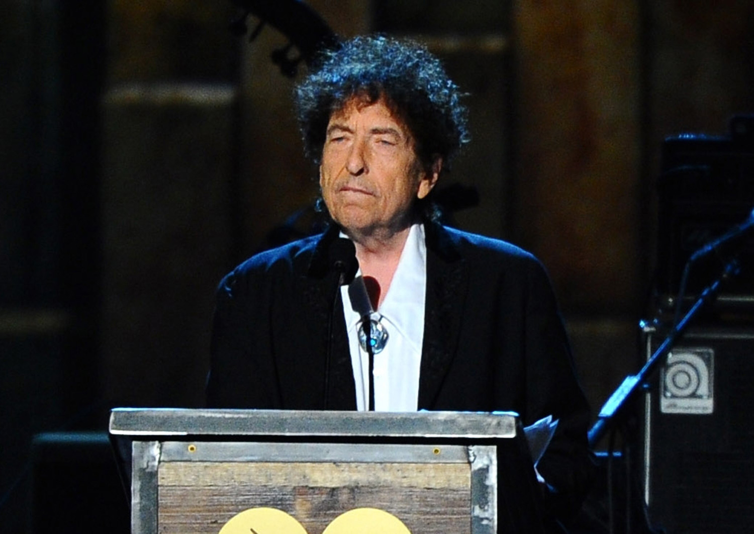Bob Dylan skips White House event for Nobel prize recipients