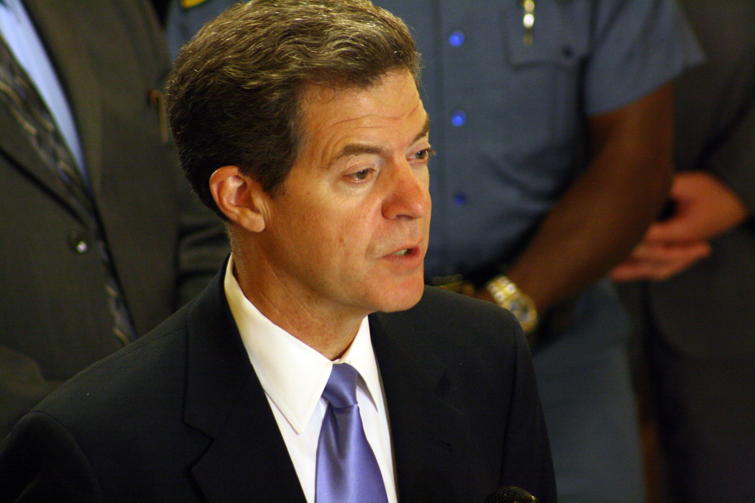 Kansas governor seeks school finance dialogue