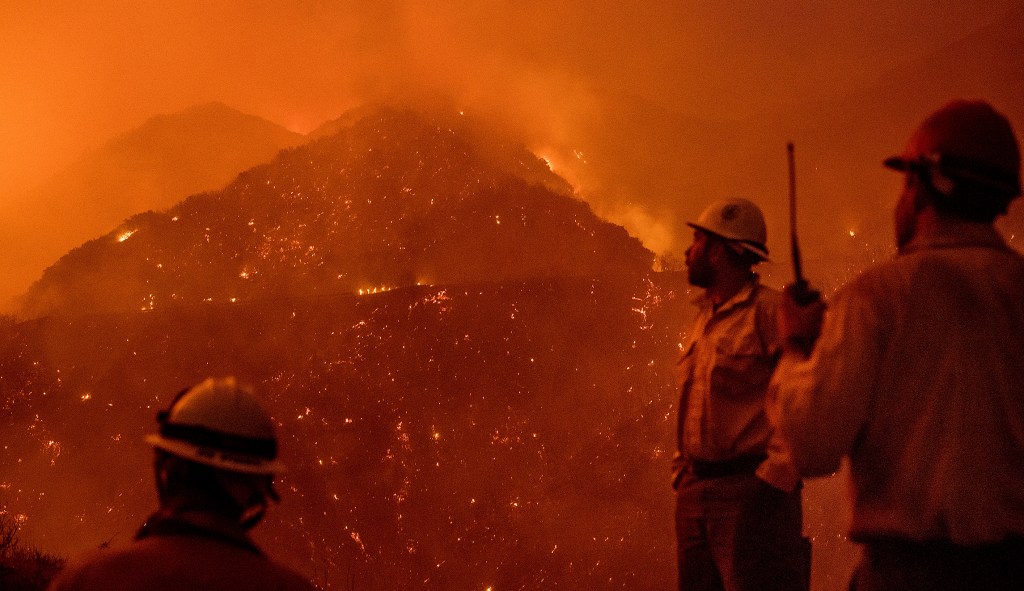 Fighterfighter killed while battling California wildfire