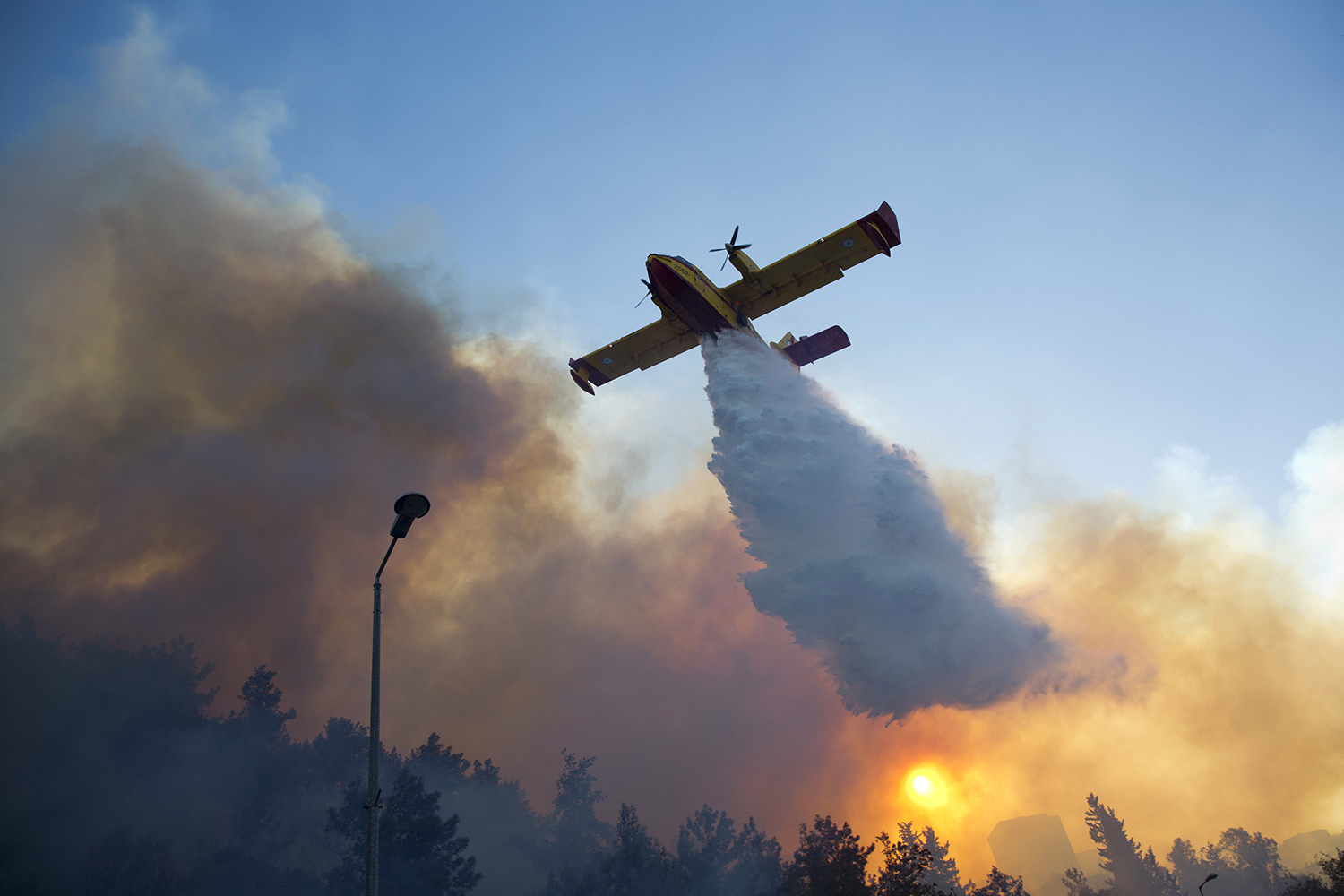 US, Russia help Israel deal with wildfires