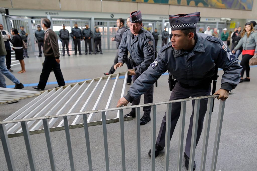 Brazil subway workers strike enters 3rd day