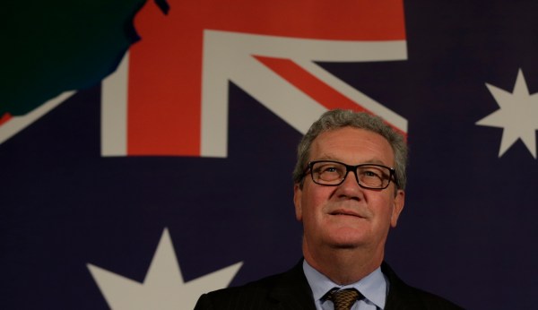 Australian diplomat who gave FBI tip on Trump aide helped arrange large donation to Clinton foundation: Report
