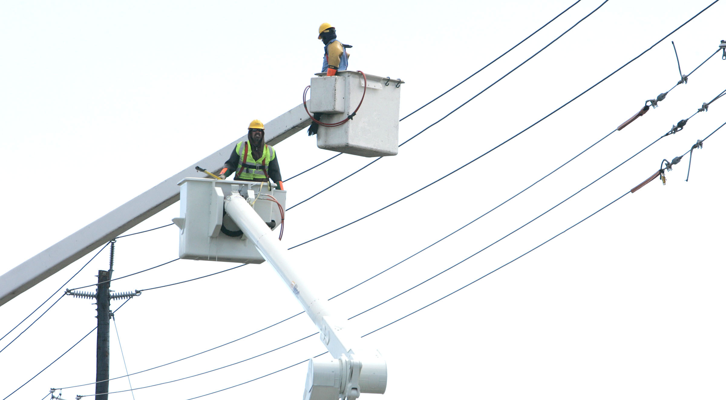 More than 100,000 homes without power after Northeastern storms