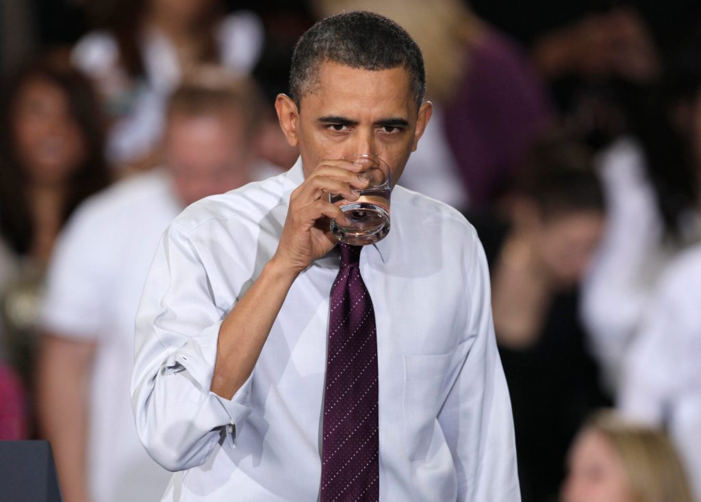 Obama sips tea, not coffee