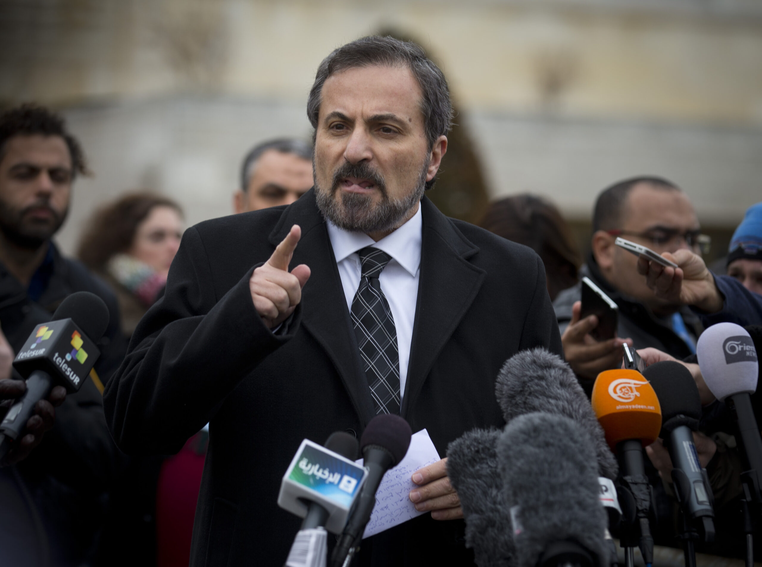 Syrian sides observe minute of silence for dead