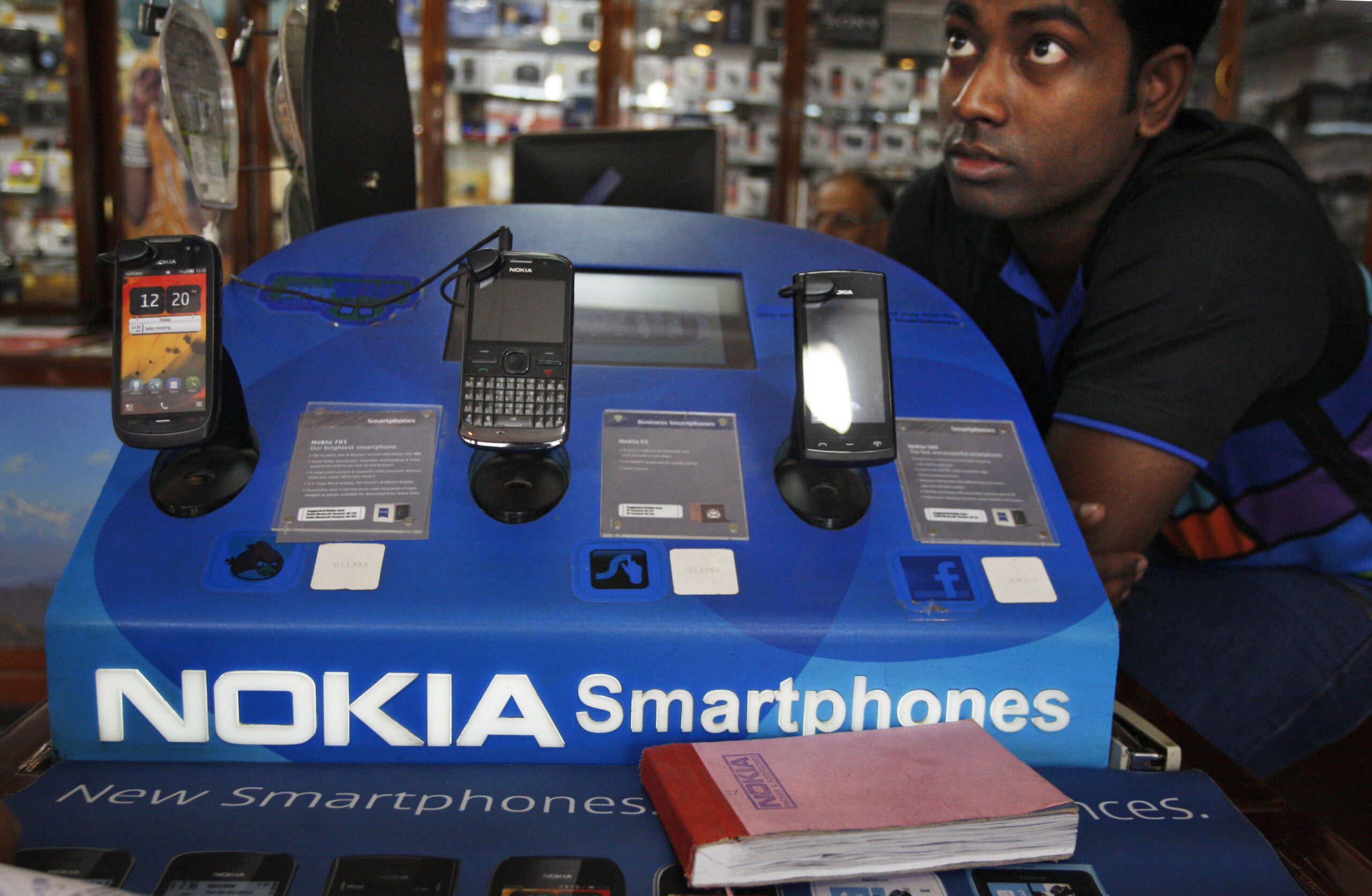 Moody’s downgrades Nokia to junk status