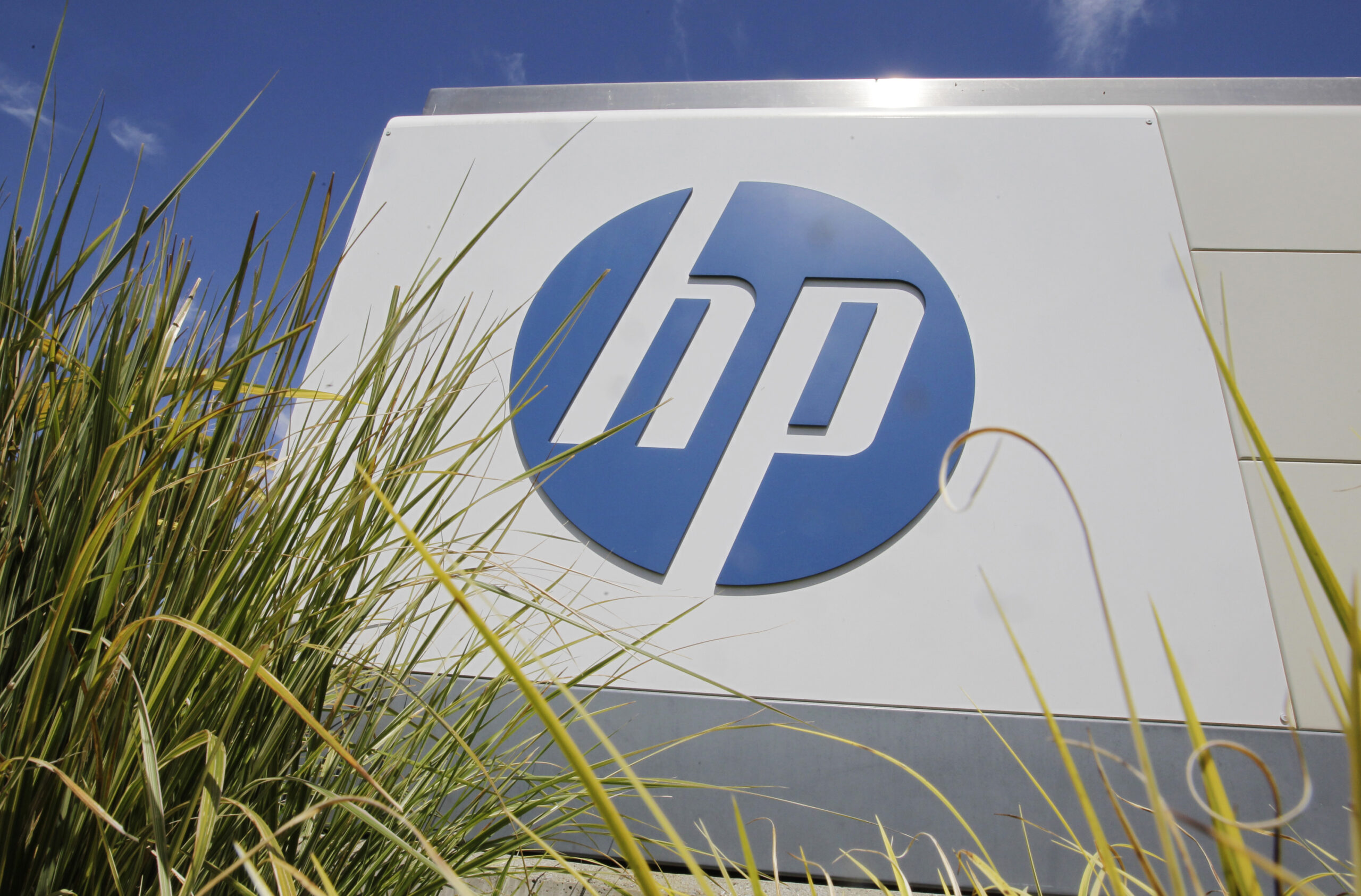 Hewlett-Packard 1Q earnings, revenue top views