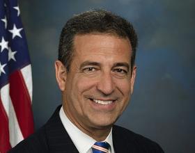 Russ Feingold Is Not Afraid to Stand Next to Obama