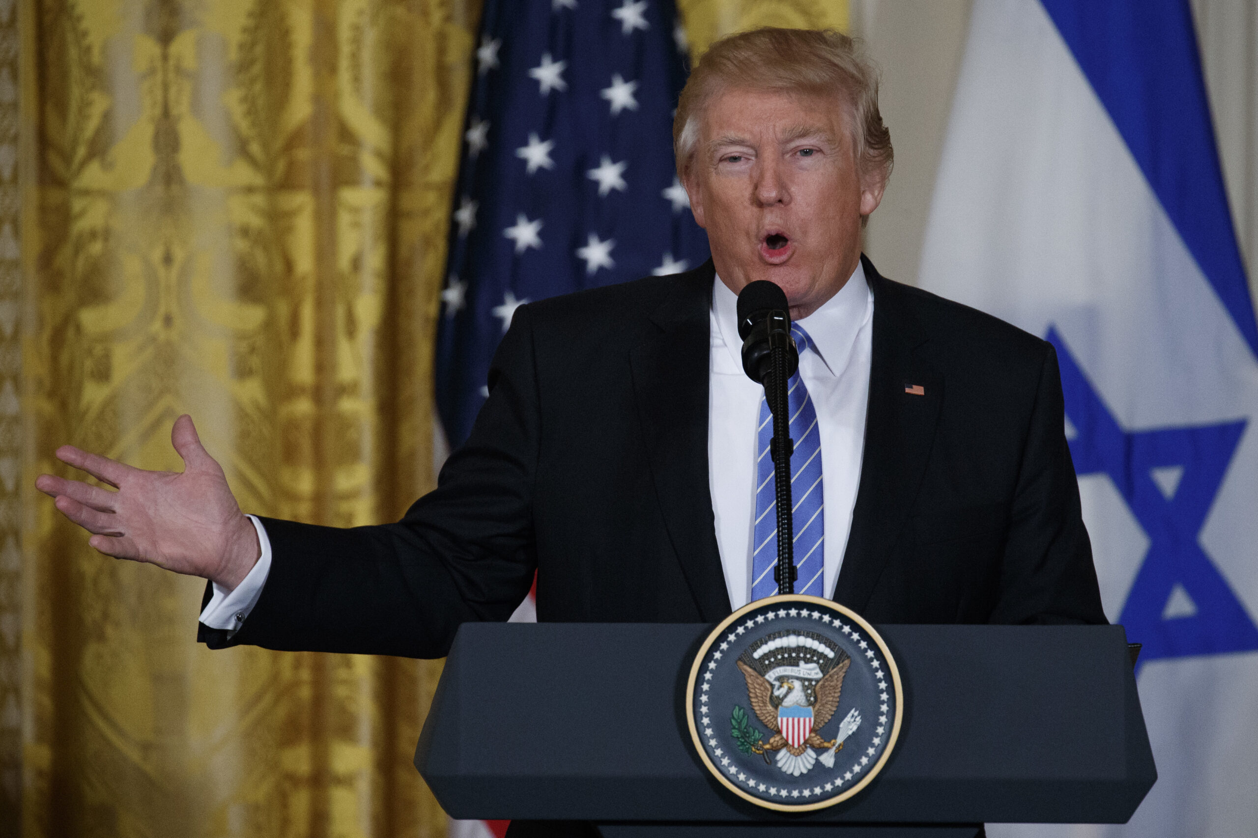 Trump talks up stock market performance