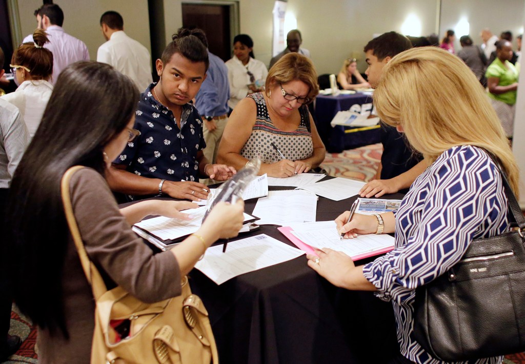 Jobless claims hover at ultra-low 254,000