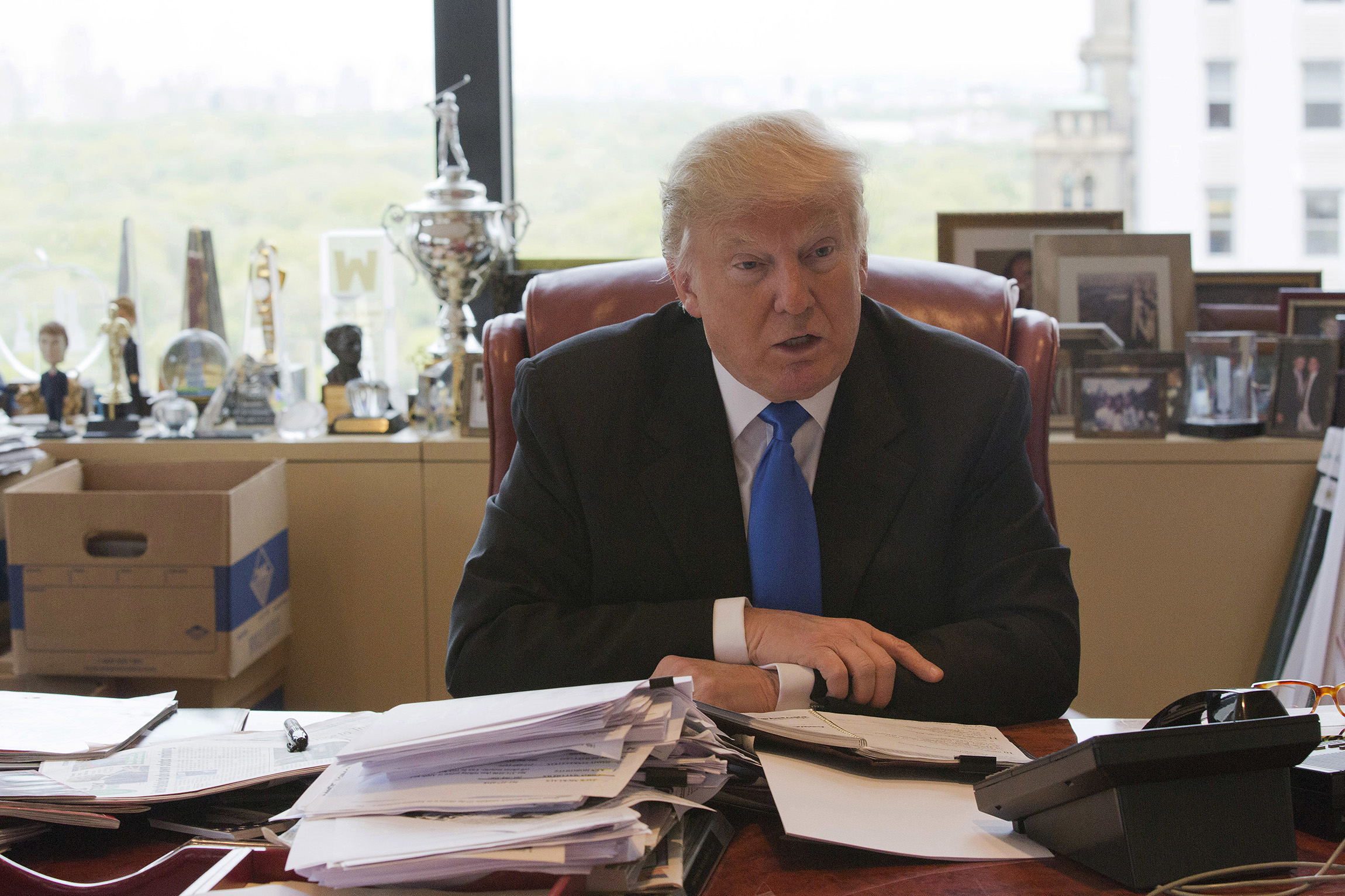 Donald Trump just hired Bob Dole’s pollster