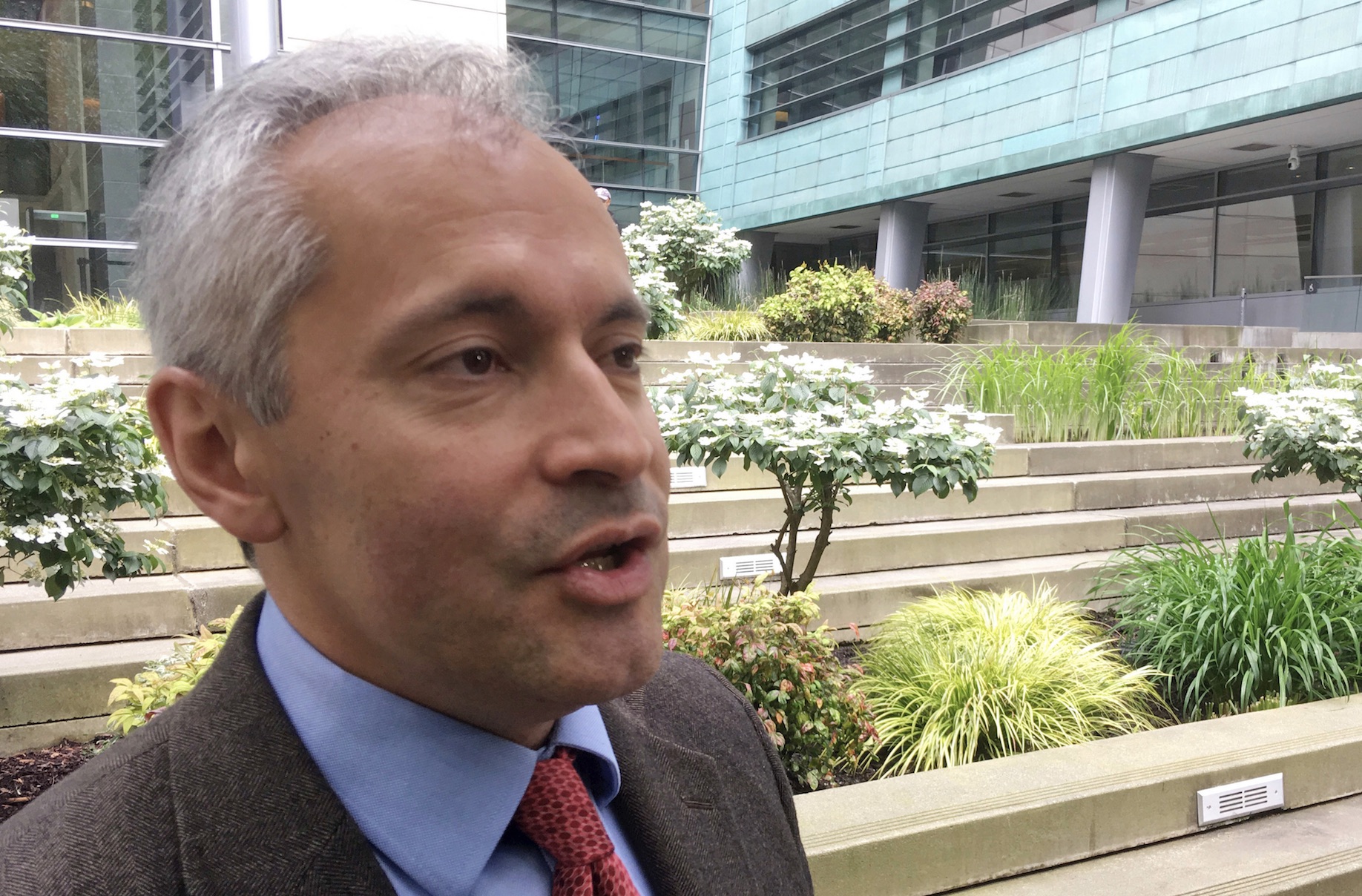 Federal judge allows immigrants rights group to continue legal work