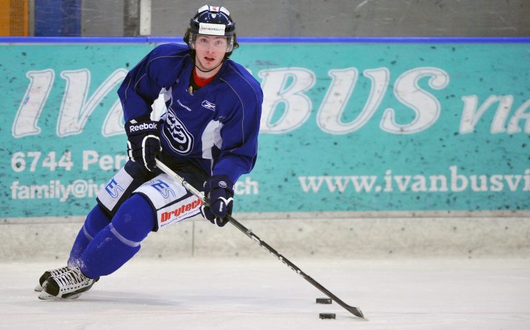   Matt Duchene from Colorado Avalanche plays the puck during his first training with HC Ambri Piotta, Wednesday, Dec. 12, 2012, in Biasca, Switzerland. Canadian Matt Duchene, is another NHL lockout player to play in the Swiss hockey league. (AP Photo//Ti-Press/Carlo Reguzzi)  
