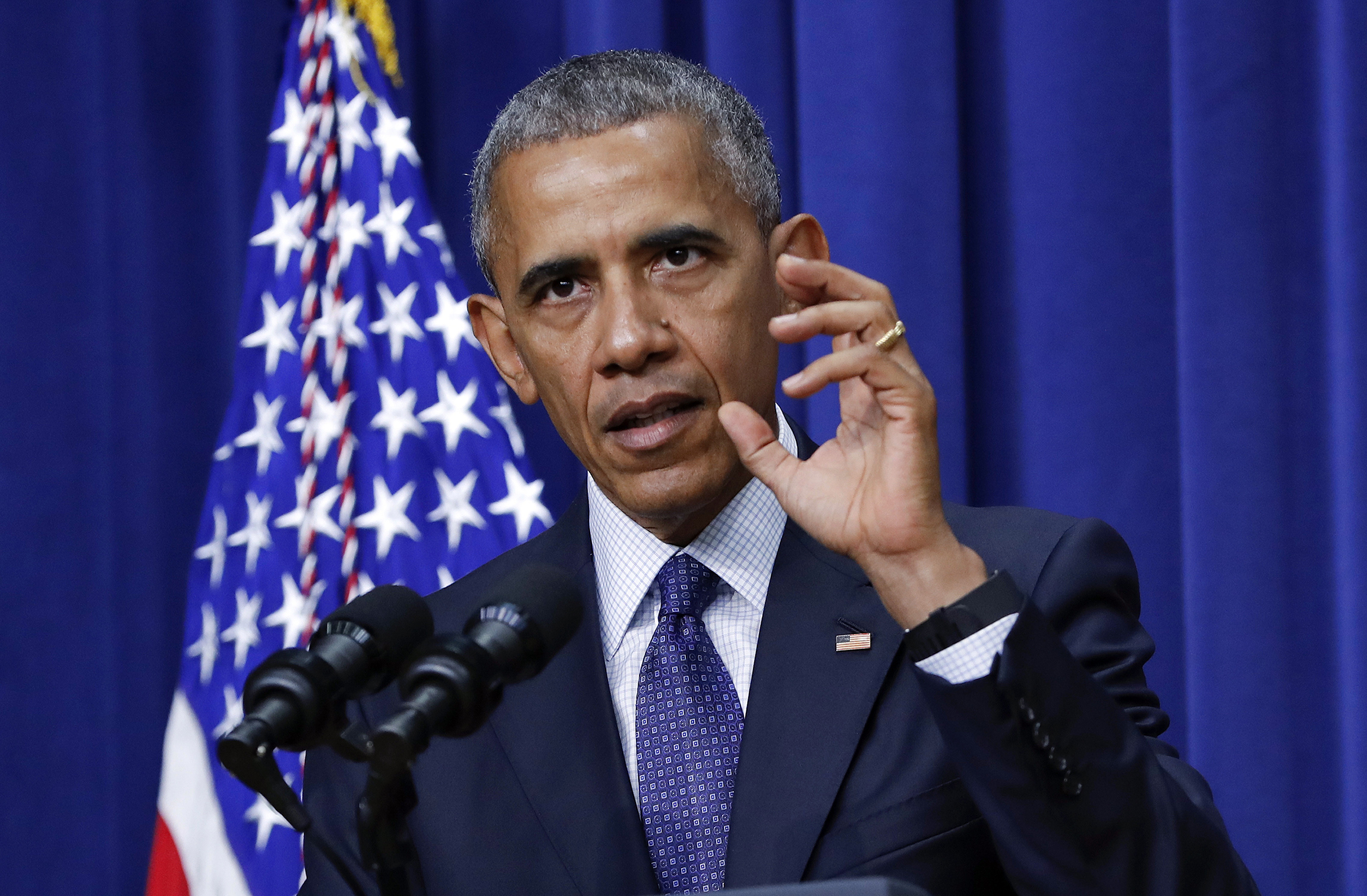 Obama asks Americans to pressure Congress on Zika
