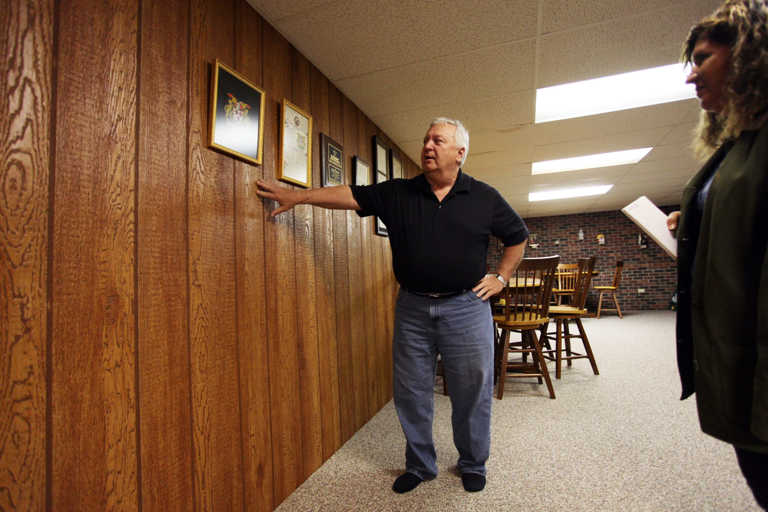 In small town Iowa, a humble model for Democratic politicians