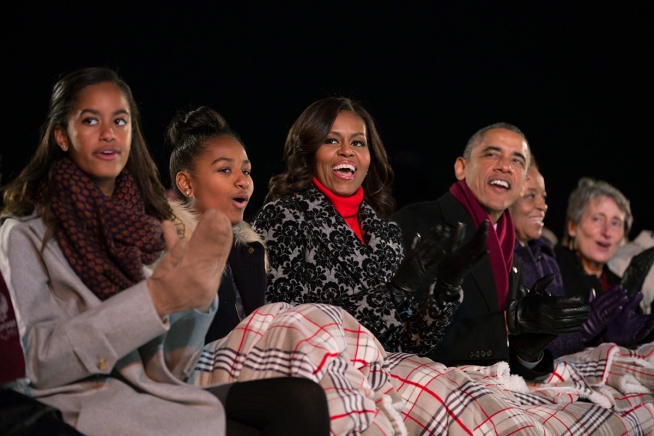 For Obama, it’s ‘Seasons Greetings,’ not ‘Merry Christmas,’ from DNC