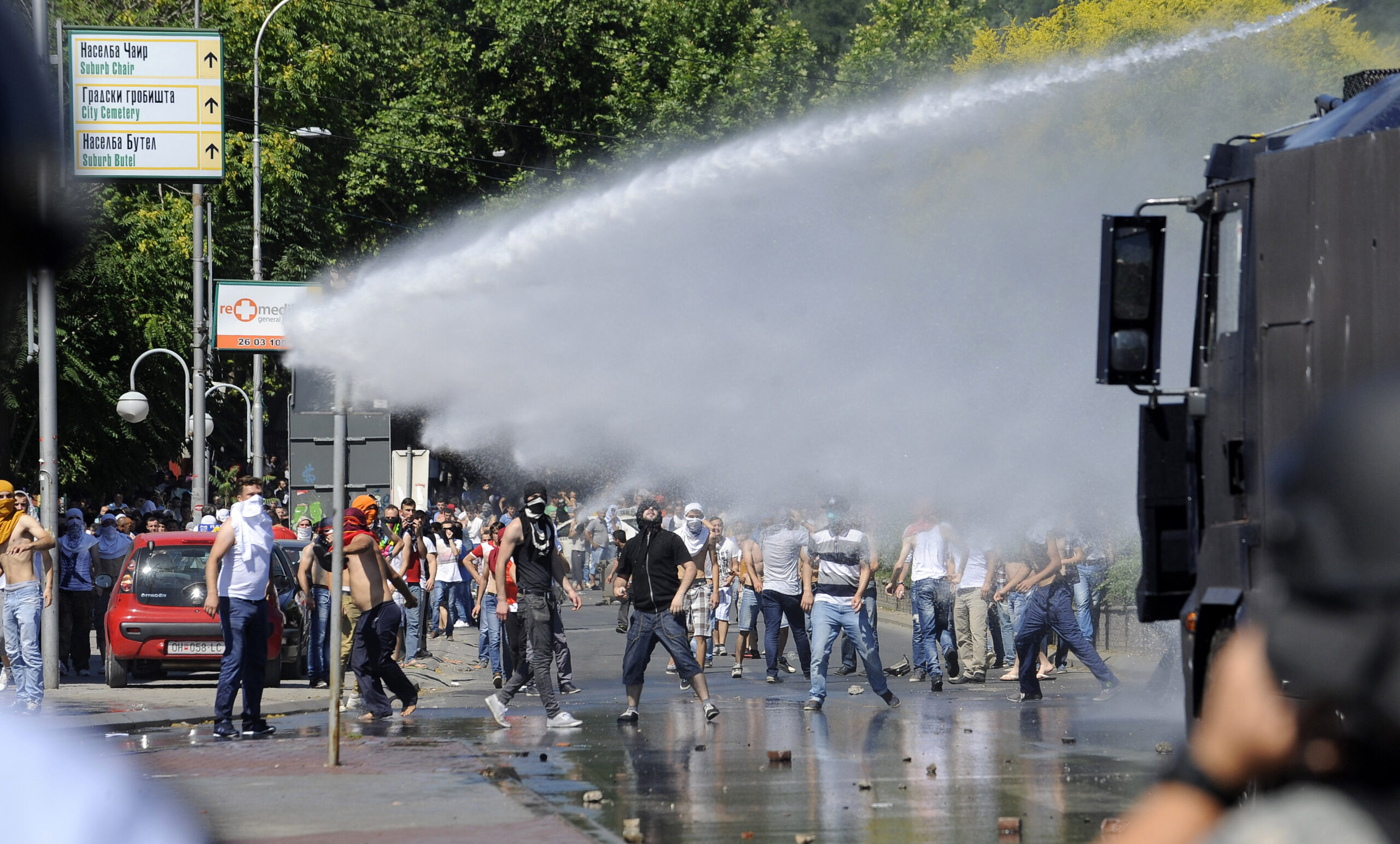 Macedonia: Ethnic Albanians clash with police