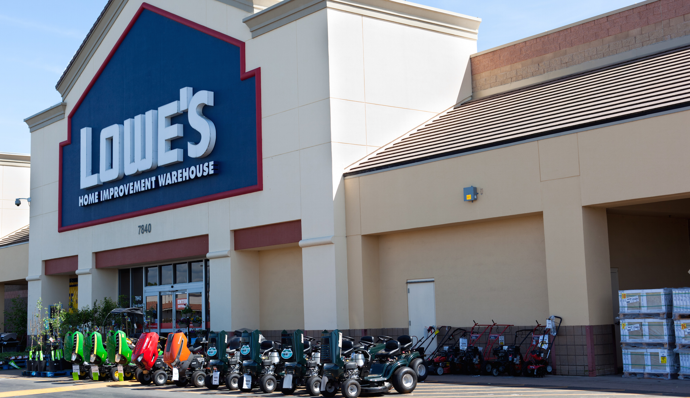 Lowe’s follows President Trump’s lead, announces new training program to ‘rebuild’ American workforce