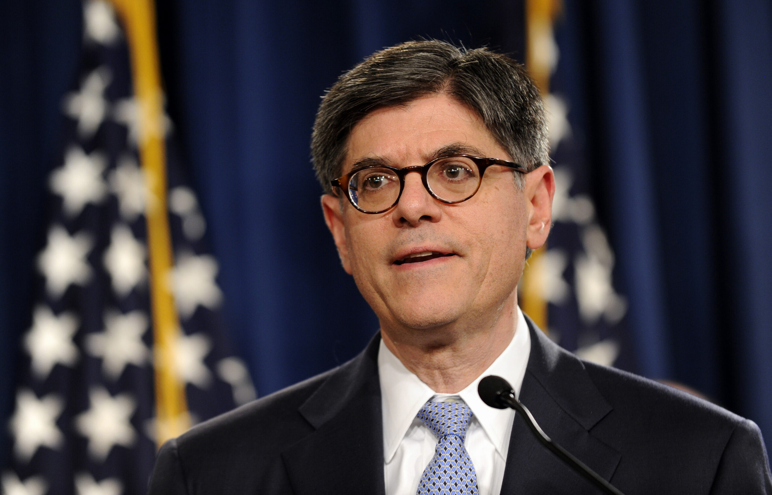 Budget deficit drops to $483B, lowest since 2008