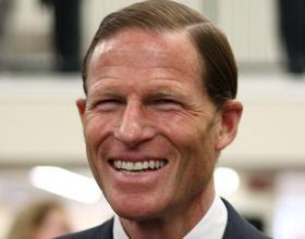 In Connecticut, Two Very Different Candidates Vie to Take Down Blumenthal