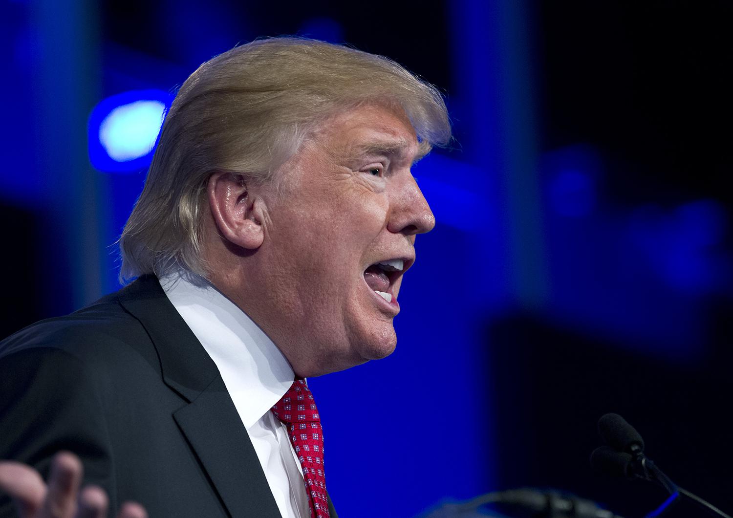 Esquire editors update 2004 story on Trump to say he’s lying on Iraq