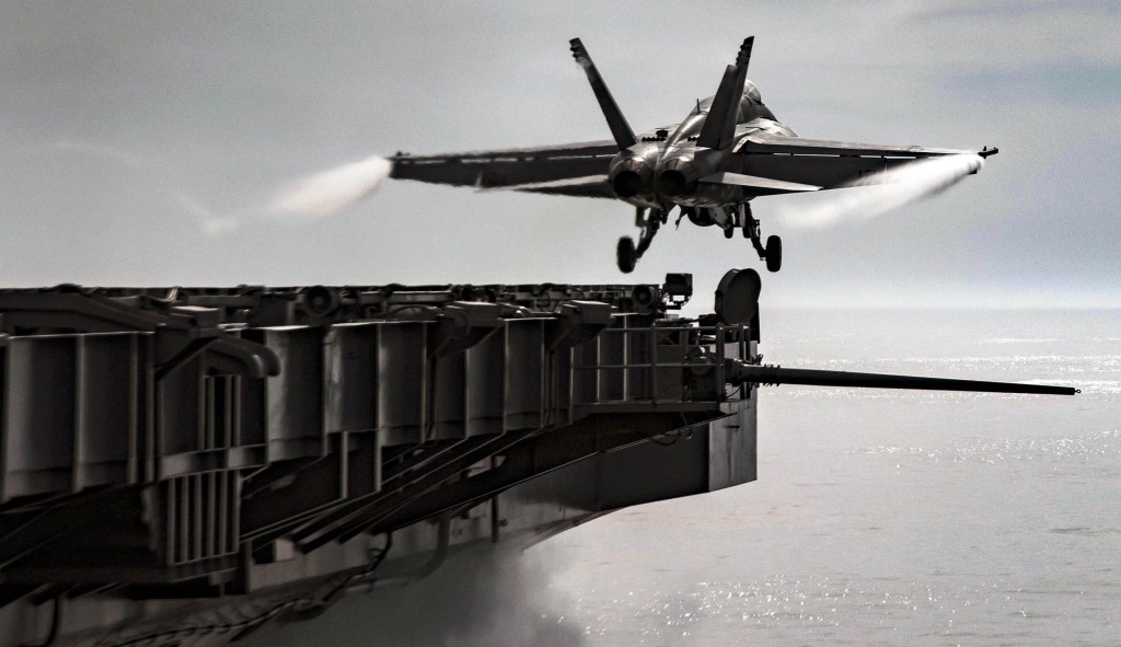 US shoots down Syrian bomber for attacking anti-ISIS force