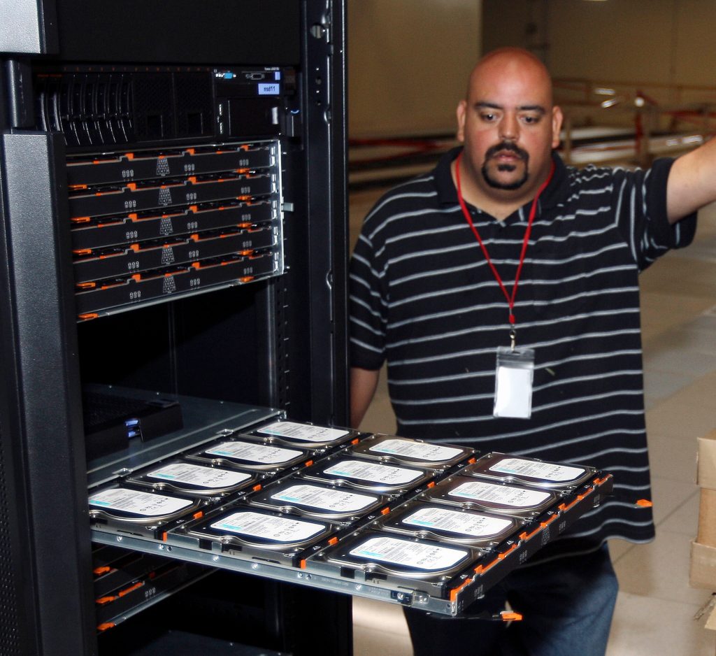 Supercomputer center at Cheyenne gets computers