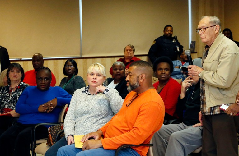 Military and veterans groups are asking for the right to defend a law in court that makes it easier to fire corrupt and negligent officials at the Department of Veterans Affairs. (AP Photo/Rogelio V. Solis)