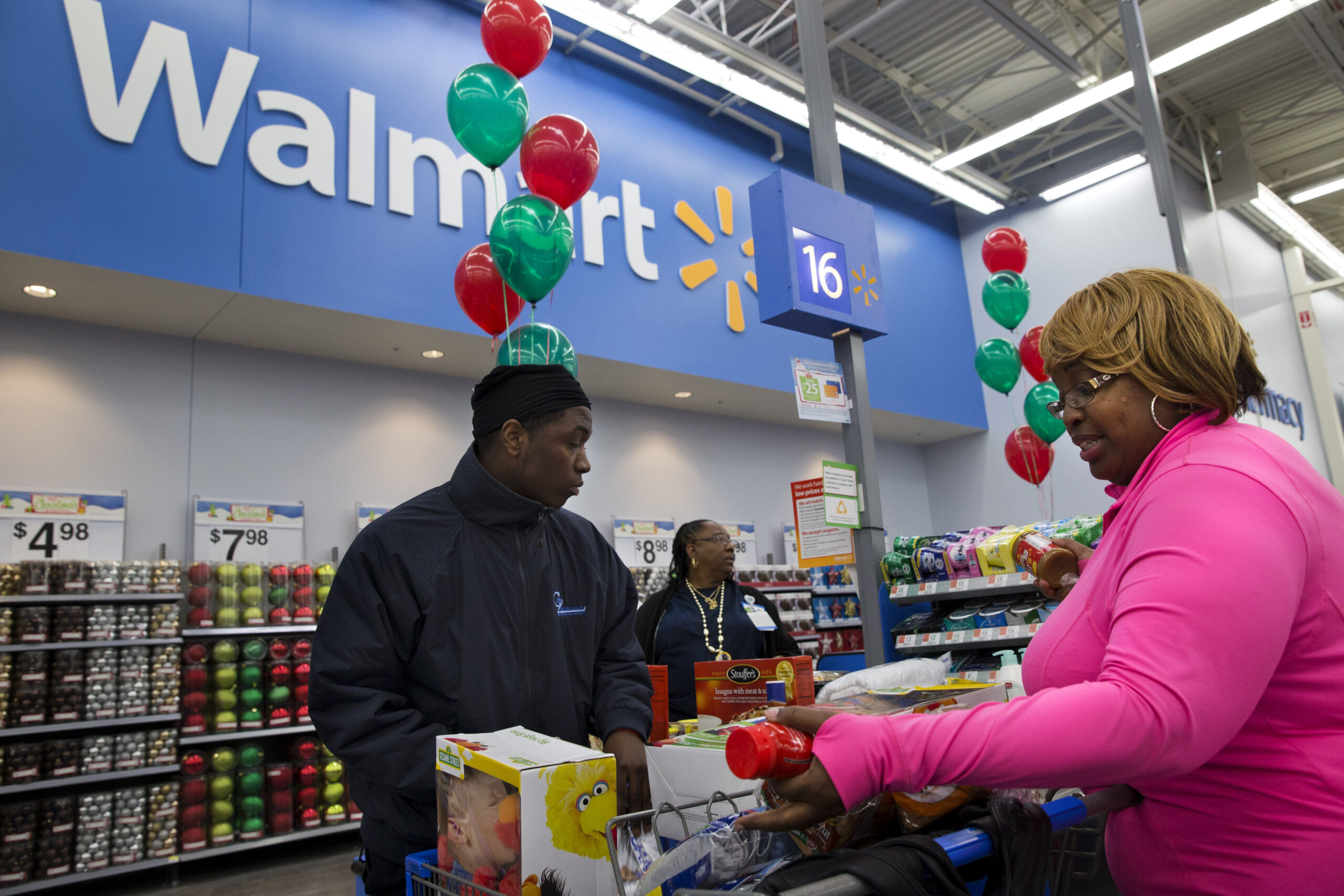 Wal-Mart to expand online savings tool nationwide