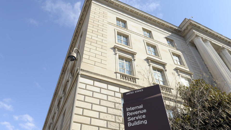 Report: TV abandons IRS scandal; just 14 stories in 10 months as issue rages again