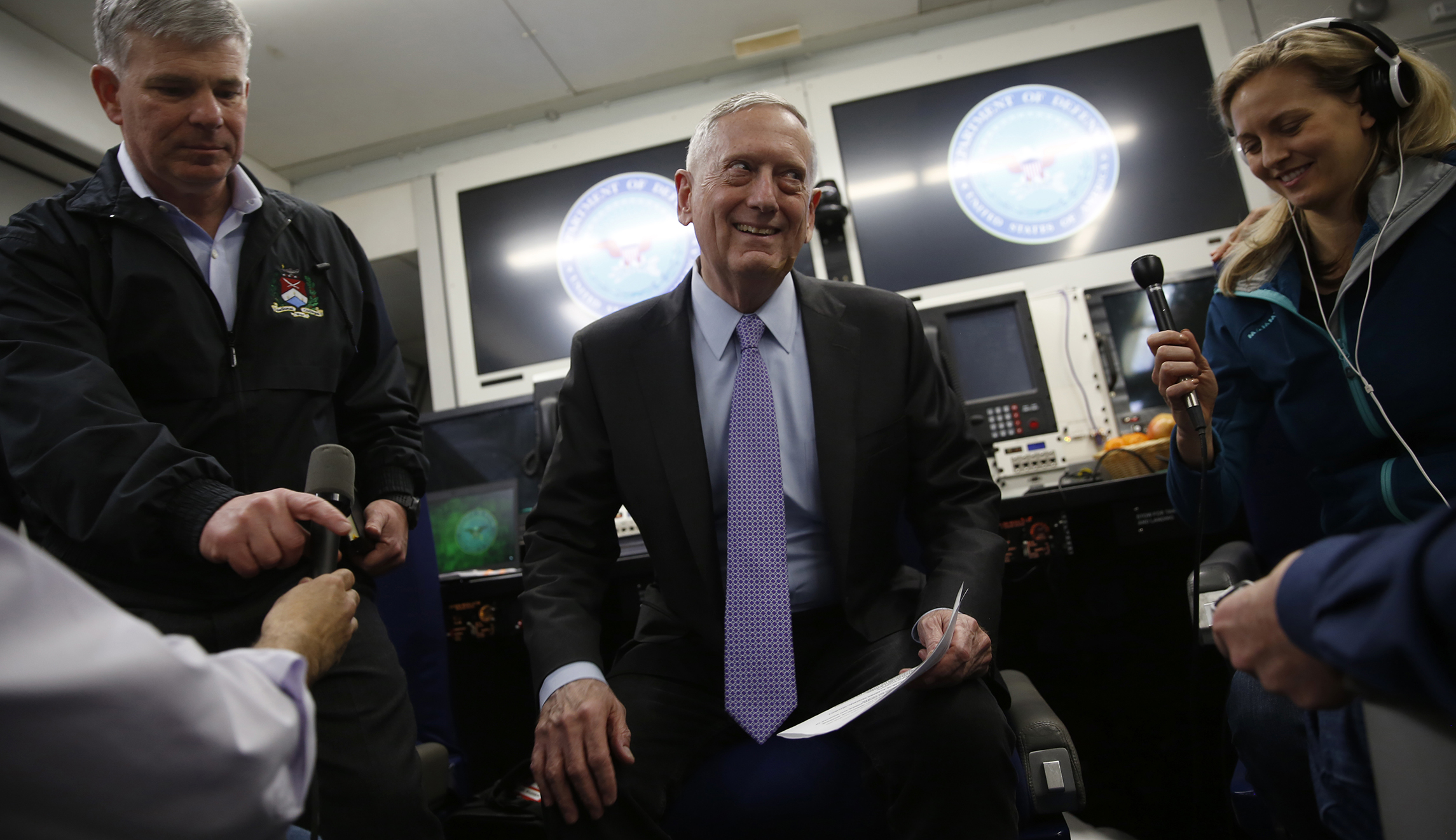 Mattis upends press travel tradition, unnerving some reporters