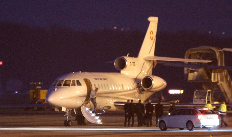 U.S. officials timed the release of a $400 million payment to Iran until several American prisoners were released from the country, according to a report. (AP Photo/Laurent Cipriani)