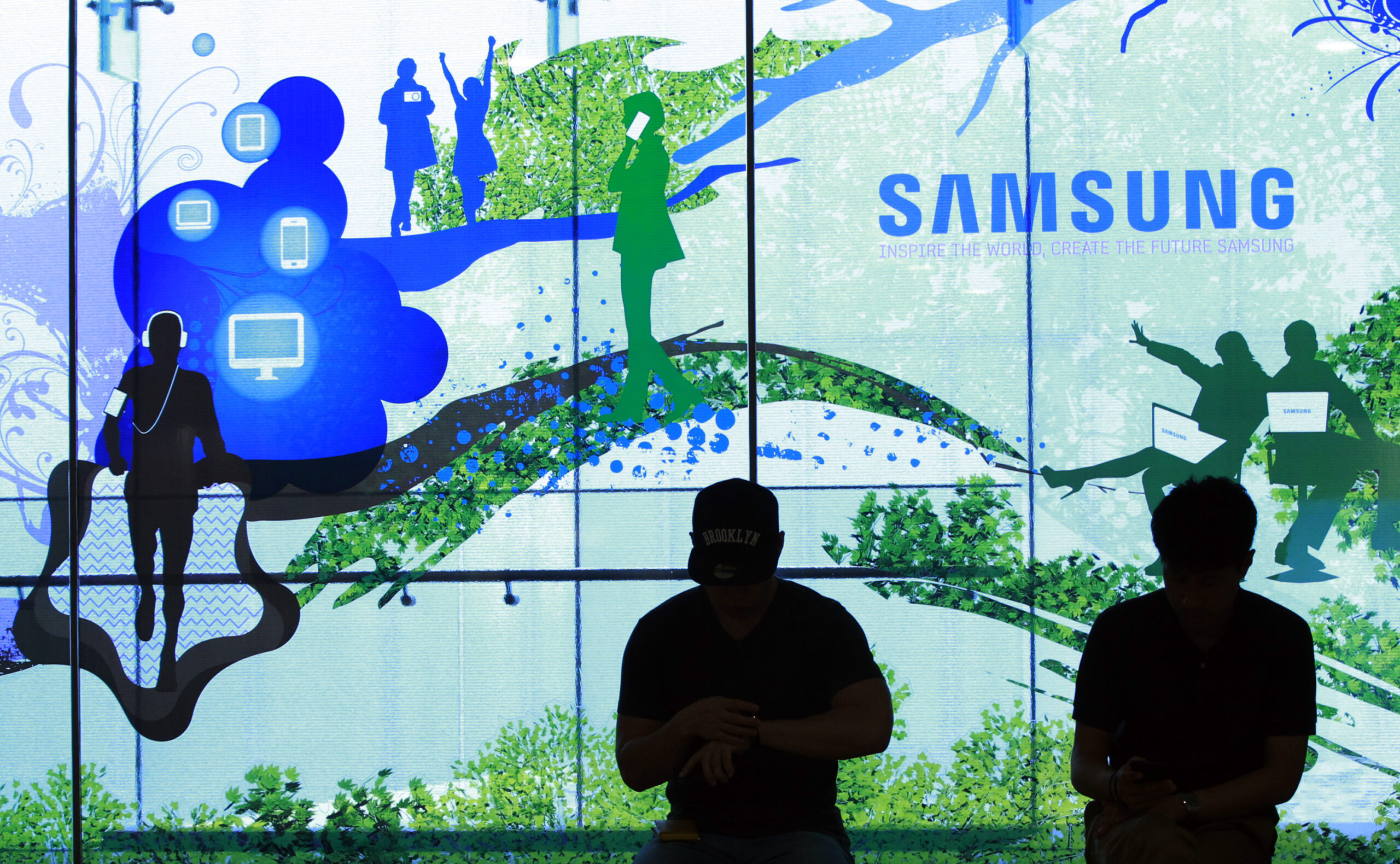 Samsung earns $6.1 billion, shares plunge