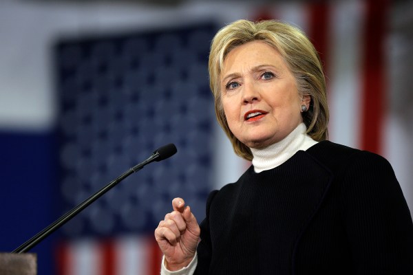California newspaper slams Clinton for server issues
